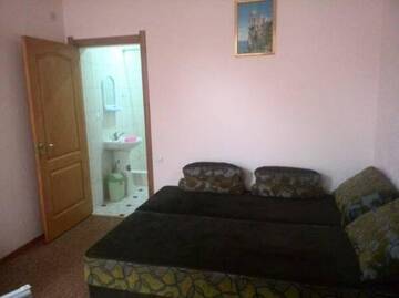 Фото номера Двухместный номер с 1 кроватью (1 взрослый + 1 ребенок) Гостиница Guest House On Sirennaya г. Феодосия 2