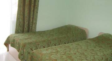 Фото номера Трехместный номер -люкс Гостиница Guest House on Internatsionalniy Pereulok г. Феодосия 2