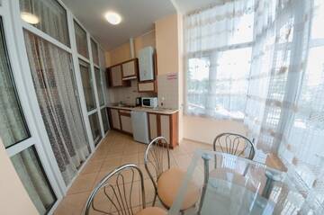 Фото номера Апартаменты - 1-й этаж Апартаменты Rooms on Chernomorskaya Naberezhnaya г. Феодосия 28