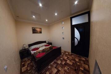 Фото номера Апартаменты - 1-й этаж Апартаменты Rooms on Chernomorskaya Naberezhnaya г. Феодосия 11