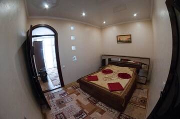 Фото номера Апартаменты - 1-й этаж Апартаменты Rooms on Chernomorskaya Naberezhnaya г. Феодосия 17