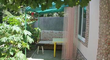 Фото номера Люкс с кроватью размера  Гостиница Guest house Klementyevskaya г. Феодосия 5
