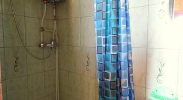 Фото номера Трехместный номер с террасой Гостиница Guest House Alexey г. Феодосия 9