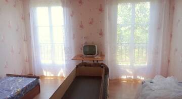 Фото номера Трехместный номер с террасой Гостиница Guest House Alexey г. Феодосия 2