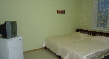 Фото номера Классический трехместный номер Гостиница Guest House Tamara г. Феодосия 5