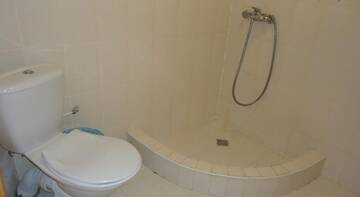 Фото номера Классический трехместный номер Гостиница Guest House Tamara г. Феодосия 3