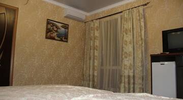 Фото номера Полулюкс Гостевой дом Inn Tri Sosny г. Феодосия 6