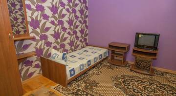 Фото номера Трехместный номер  Гостиница Гостевой Дом Ча-Ча г. Феодосия 6