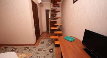 Фото номера Улучшенный четырехместный номер Гостиница Guest House Svetoch г. Феодосия 5