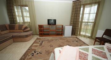 Фото номера Четырехместный номер  Гостиница Guest House Svetoch г. Феодосия 8