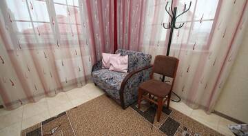 Фото номера Трехместный номер с собственной ванной комнатой Гостиница Guest House Svetoch г. Феодосия 6