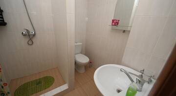 Фото номера Семейный номер с ванной комнатой Гостиница Guest House Svetoch г. Феодосия 11