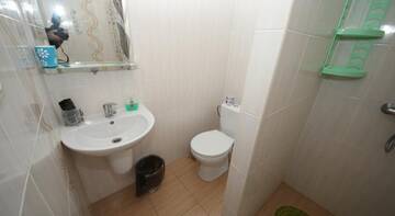 Фото номера Четырехместный номер  Гостиница Guest House Svetoch г. Феодосия 10