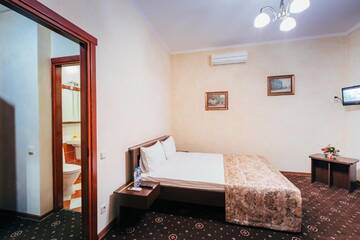 Фото номера Полулюкс Делюкс Гостиница Рейс г. Феодосия 3