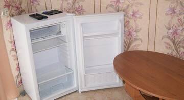 Фото номера Стандартный двухместный номер с 1 кроватью или 2 отдельными кроватями и видом на море Гостиница Inn Chernomorskaya Naberezhnaya г. Феодосия 4