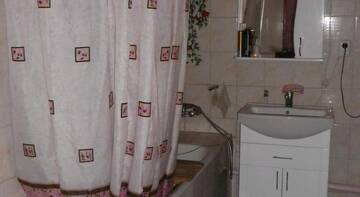 Фото номера Семейный номер с душем Гостиница Guest House Zemfira г. Феодосия 4