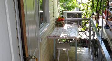 Фото номера Бюджетный трехместный номер Гостиница Guest House Zemfira г. Феодосия 13