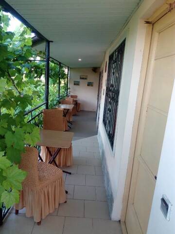 Фото номера Улучшенный трехместный номер Гостиница Guest house Celica г. Феодосия 7