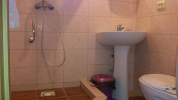 Фото номера Улучшенный трехместный номер Гостиница Guest house Celica г. Феодосия 12