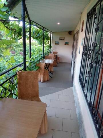Фото номера Улучшенный трехместный номер Гостиница Guest house Celica г. Феодосия 3