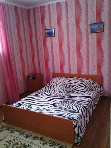 Фото номера Номер стандарт с 1 двуспальной кроватью Гостиница Гостевой Дом Ясень г. Феодосия 2