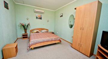 Фото номера Двухместный номер Делюкс с 1 кроватью и душем Гостиница Guest House Na Moskovskoy г. Феодосия 2