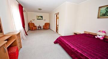 Фото номера Люкс с 2 спальнями Гостиница Guest House Na Moskovskoy г. Феодосия 9