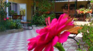 Фото номера Классический трехместный номер Гостиница Guest House Na Moskovskoy г. Феодосия 5