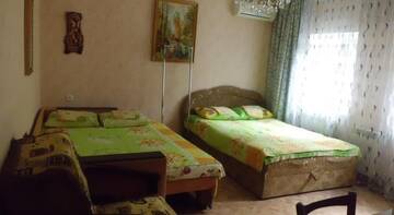 Фото номера Дом с 3 спальнями Гостиница Guest House Morskaya 12A г. Феодосия 6