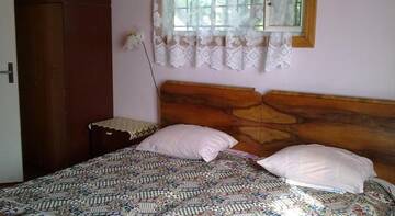 Фото номера Стандартный четырехместный номер Гостиница Guest house NATALI г. Феодосия 5