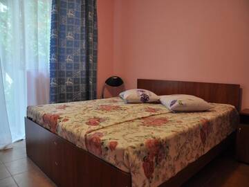Фото номера Трехместный номер Гостевой дом Mini hotel on Narodnoy г. Феодосия 6