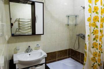Фото номера Четырехместный номер Гостевой дом Mini hotel on Narodnoy г. Феодосия 30