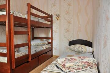 Фото номера Четырехместный номер Гостевой дом Mini hotel on Narodnoy г. Феодосия 3