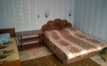 Фото номера Люкс 3х-местный с кухней Гостиница Гостевой дом у Тещи г. Феодосия 3