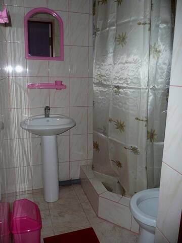 Фото номера Трехместный номер Гостиница Гостевой Дом Фортуна г. Феодосия 4